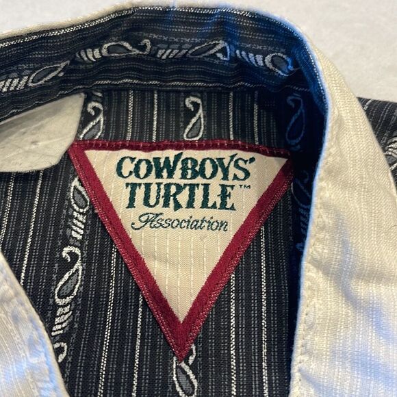 Cowboys Turtle association mens shirt pit to pit 23 inch tag is illegible. Cool - Picture 4 of 6